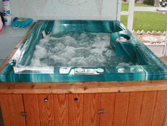 hot_tub_09_1120w.jpg