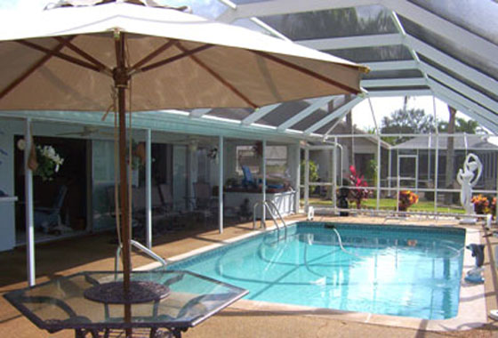POOL_560X380.jpg
